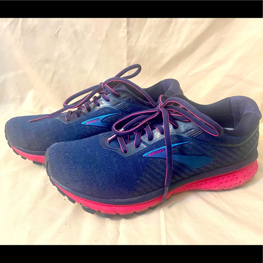 Brooks Ghost 12 running shoes - barely worn!